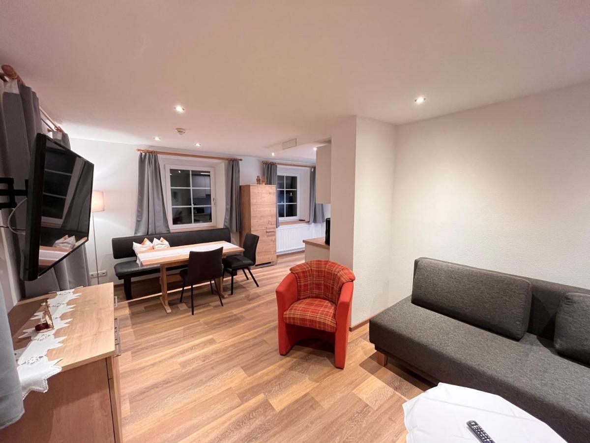 Hotel Garni Gruenmoos Sankt Jakob in Defereggen Exteriör bild