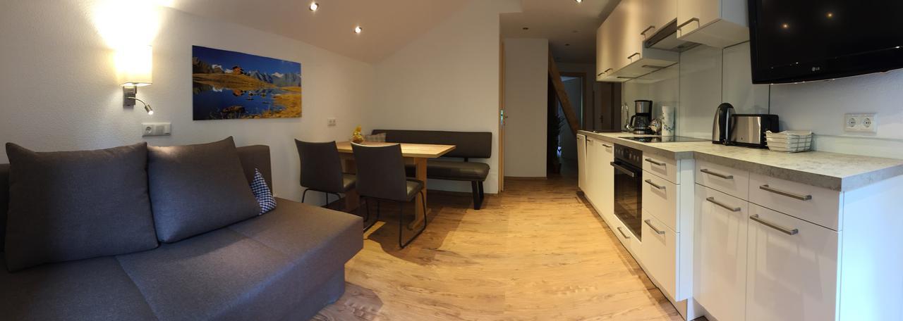 Hotel Garni Gruenmoos Sankt Jakob in Defereggen Exteriör bild